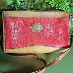 Vintage Dooney & Bourke Red & Brown
Leather Zipper Top Crossbody Purse Handbag